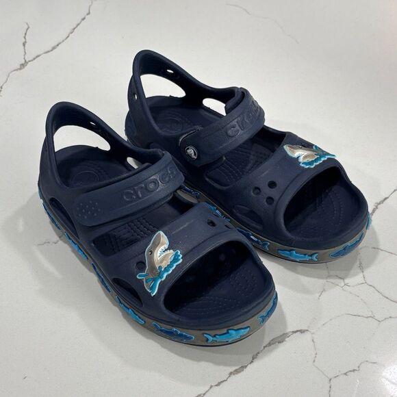 Crocs | FunLab Boys Waterproof Deep Blue Shark Comfort Sandals 206365 - Picture 3 of 13